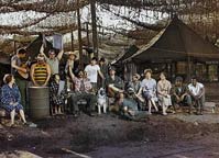 Fred Williamson and the cast of MASH